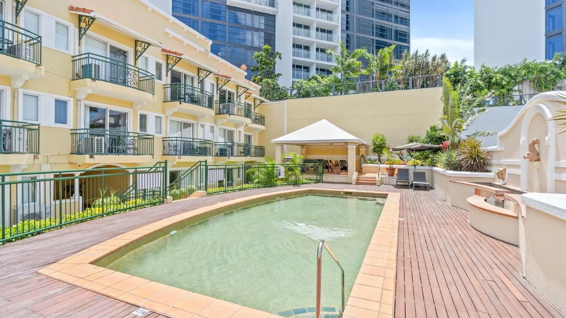 Stylish Cbd Retreat - 8 Il Palazzo Apartment Cairns